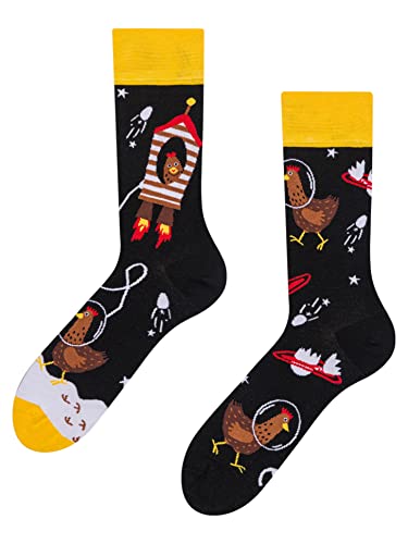 Dedoles Socken Regular normale Höhe Unisex Damen Herren Baumwolle viele lustige Designs Weihnachtssocken 1 Paar, Farbe Schwarz, Motiv Hühner-Astronaut, Gr. 43-46 von Dedoles