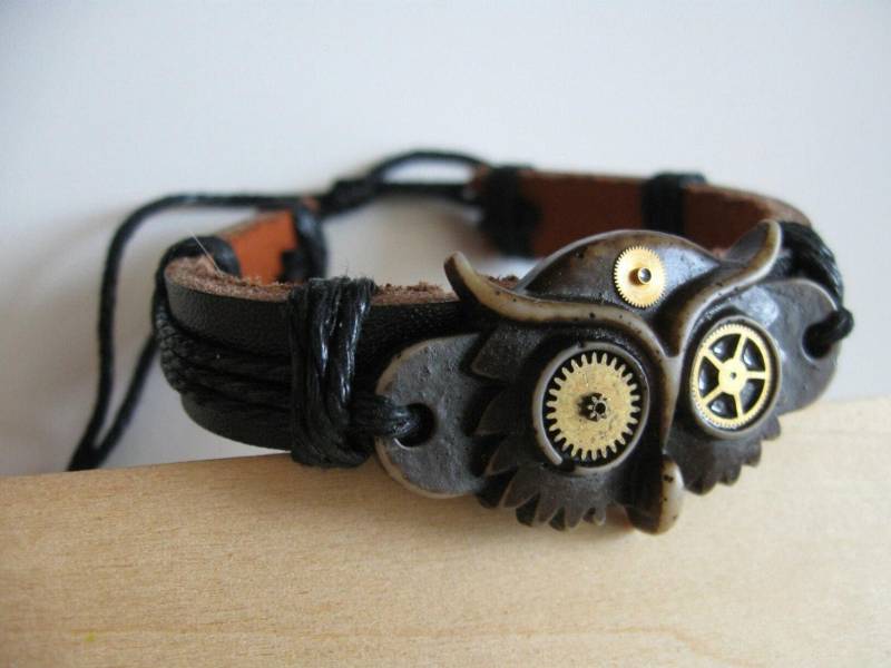 Eulenarmband Steampunk Geschenk Für Männer Herren Damen Totem Vogel Armband Mann Eulen Geschnitztes Knochenarmband Modeuhr Zahnräder von Dedovashop