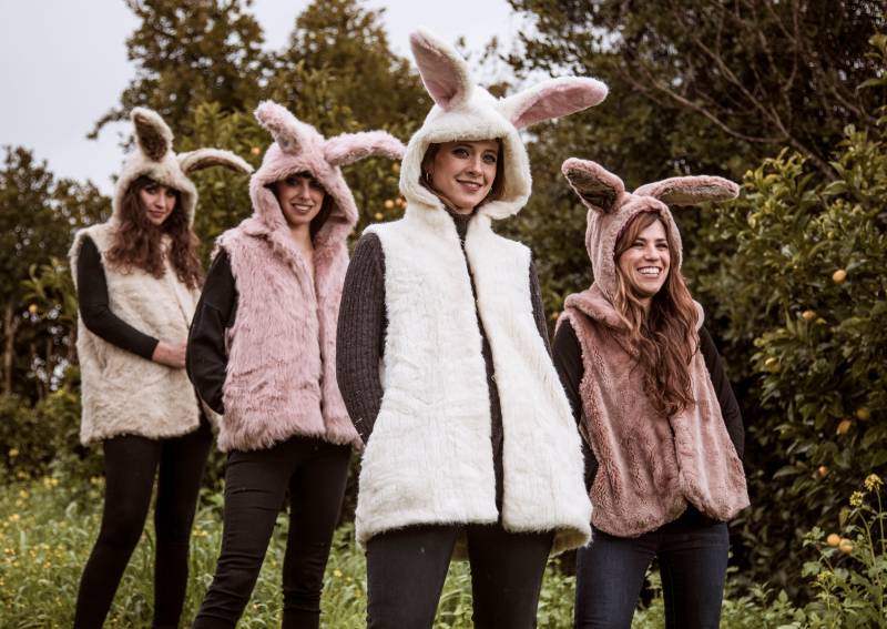 Kaninchen/Hasenfrauenkostüm Handgemachtes Häschen-Kostüm - Gemütlicher Kaninchen-Hoodie Männer Und Frauen von DeeDeeDesignCostumes