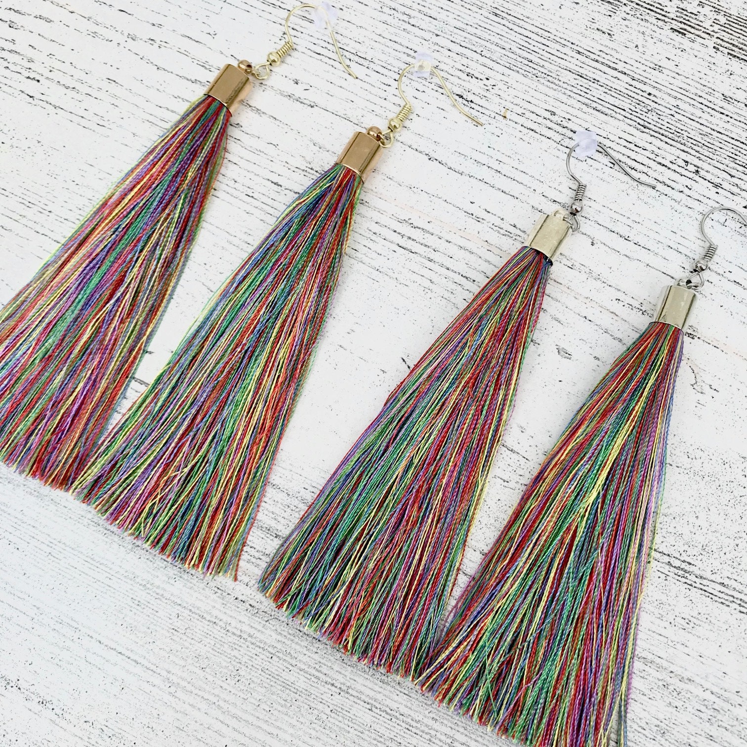 Multicolor Seide Quaste Ohrringe Handgemachte Ohrringe Multicolor Seide Quaste Ohrringe Handgemachte Ohrringe von DeeDeeUniques