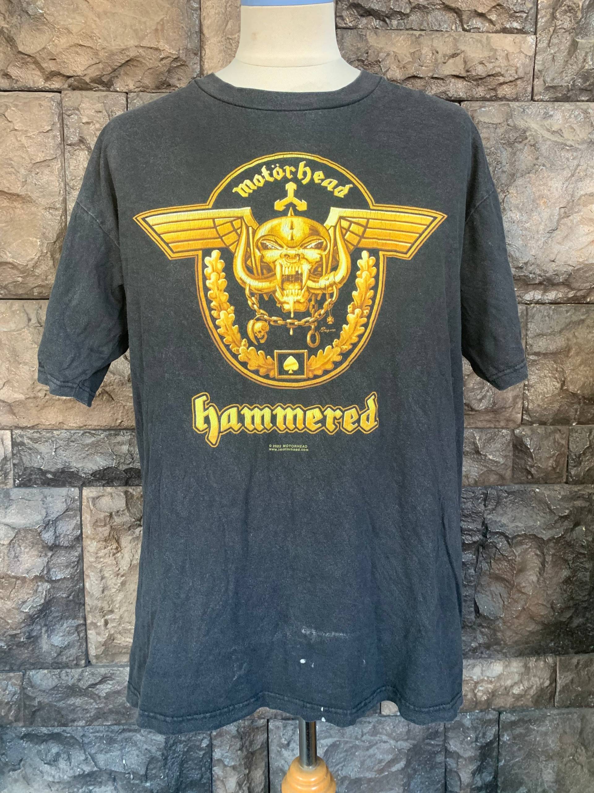 Vintage 2002 Motörhead Hammered Rock Band T-Shirt von DeejaArt