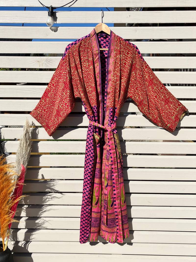 Deena - Boho Kimono & Ohrringe Set, Seidenkimono, Robe Aus Seide, Tunika Seide Mit Passendem Ohrschmuck, Ausführungen Zusammenstellbar Deena - Boho Kimono & Ohrringe Set, Seidenkimono, Robe Aus Seide, Tunika Seide Mit Passendem Ohrschmuck, Ausführungen Zusammenstellbar von DeenaDesignDortmund