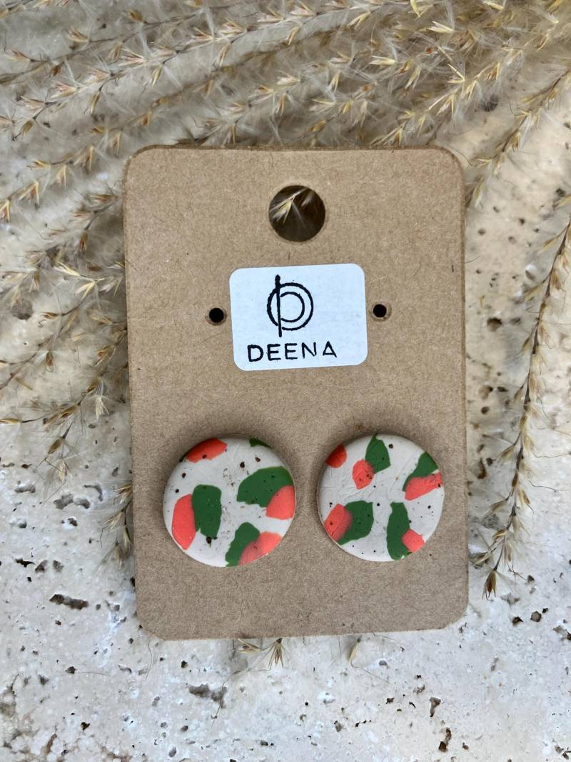 Deena - Handgemachte Ohrstecker Aus Polymer Ton, Leopard Creme Koralle Olivgrün Braun Gesprenkelt, Elegant & Minimalistisch Deena - Handgemachte Ohrstecker Aus Polymer Ton, Leopard Creme Koralle Olivgrün Braun Gesprenkelt, Elegant & Minimalistisch von DeenaDesignDortmund