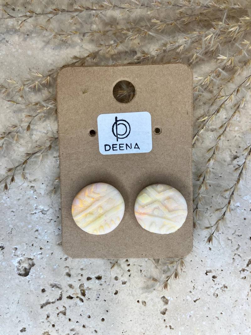 Deena - Handgemachte Ohrstecker Aus Polymer Ton, Neon Verlauf Mit Relief Ethno Ikat Aztek Maya, Modern & Frei von DeenaDesignDortmund