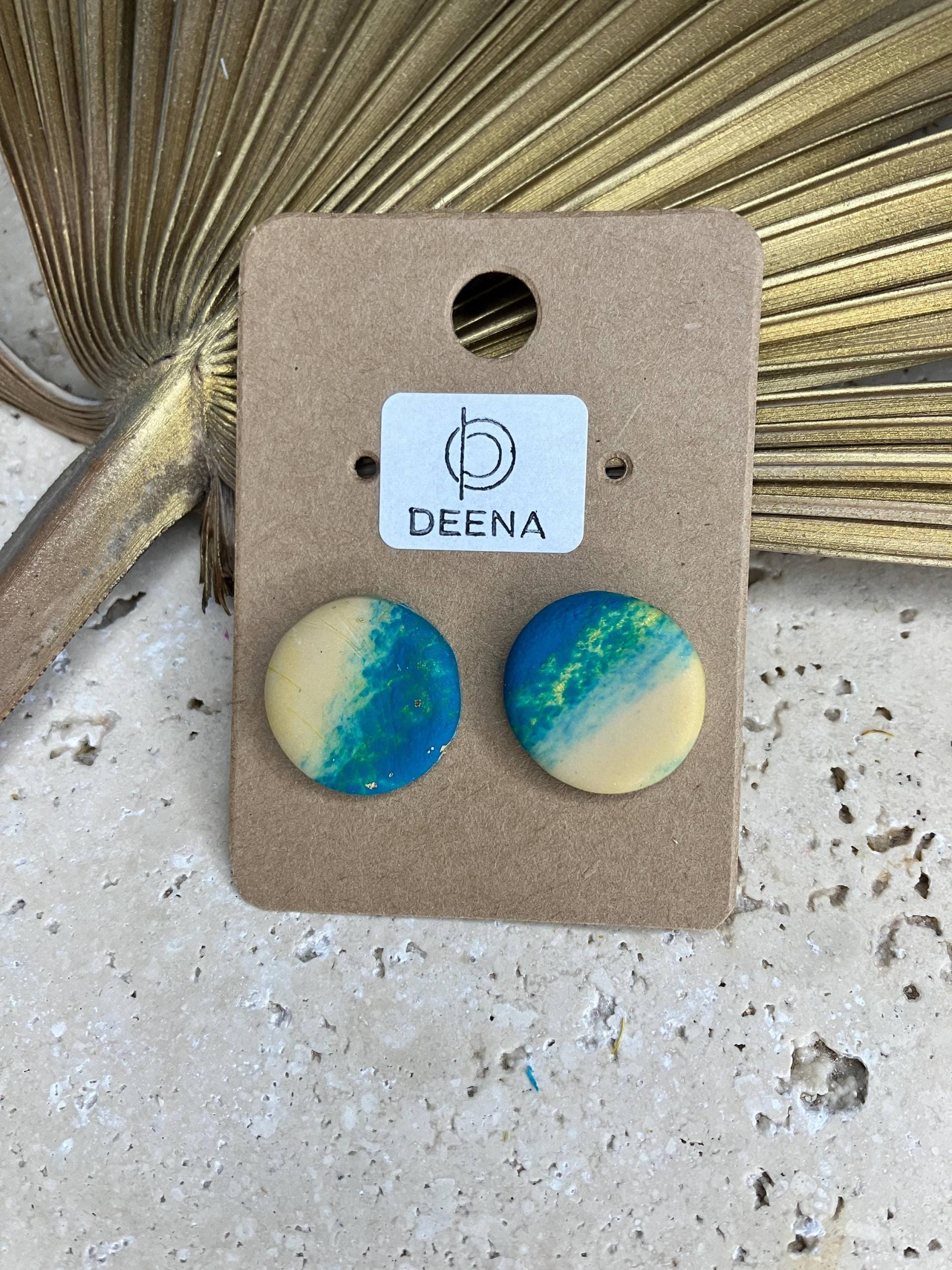 Deena - Handgemachte Ohrstecker Aus Polymer Ton, Türkis Hellblau Creme Blattgold Gold, Elegant & Minimalistisch Deena - Handgemachte Ohrstecker Aus Polymer Ton, Türkis Hellblau Creme Blattgold Gold, Elegant & Minimalistisch von DeenaDesignDortmund