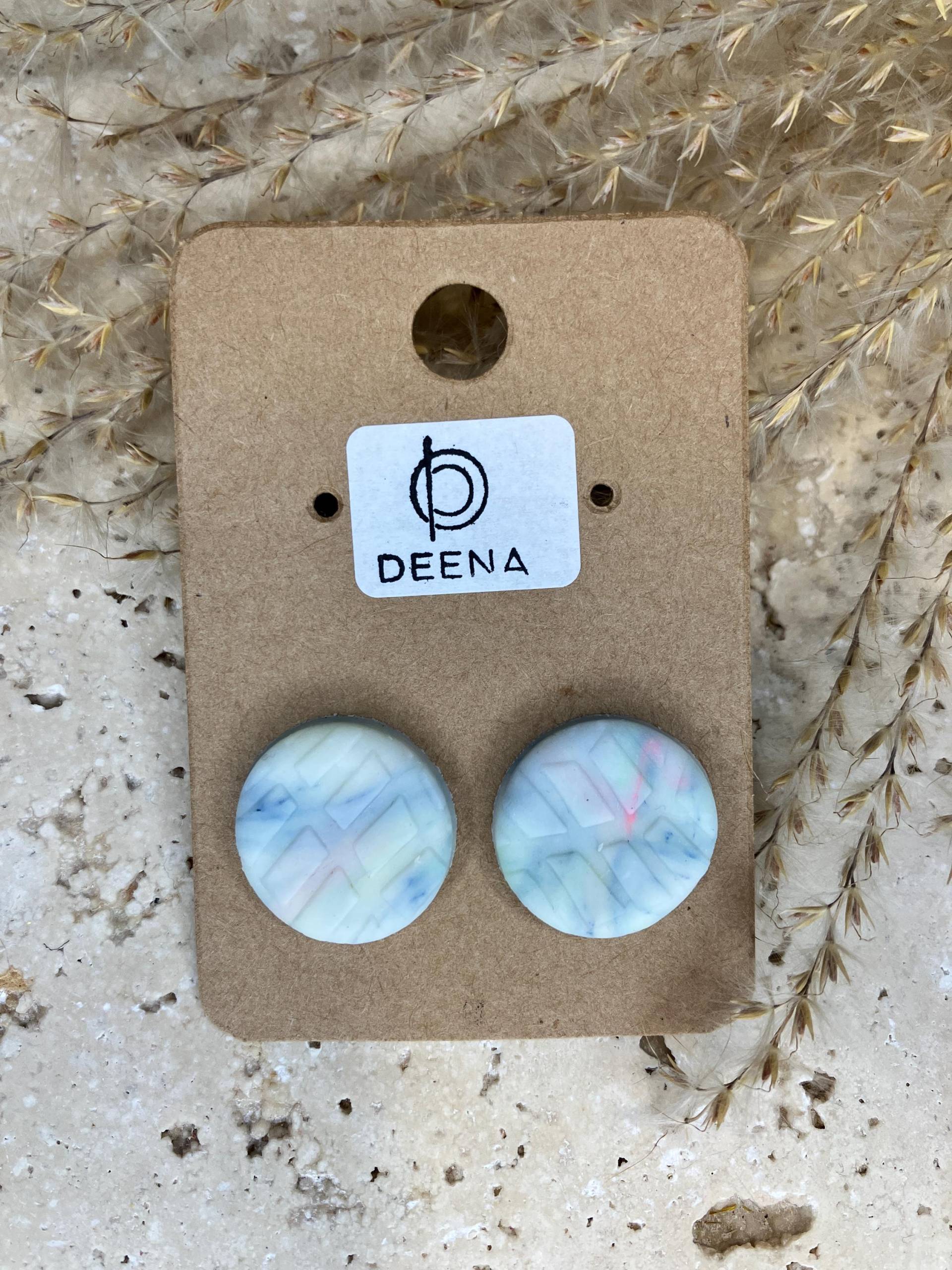 Deena - Handgemachte Ohrstecker Aus Polymer Ton, Weiß Türkis Blau Pink Gelb Mit Relief, Leicht & Elegant Deena - Handgemachte Ohrstecker Aus Polymer Ton, Weiß Türkis Blau Pink Gelb Mit Relief, Leicht & Elegant von DeenaDesignDortmund