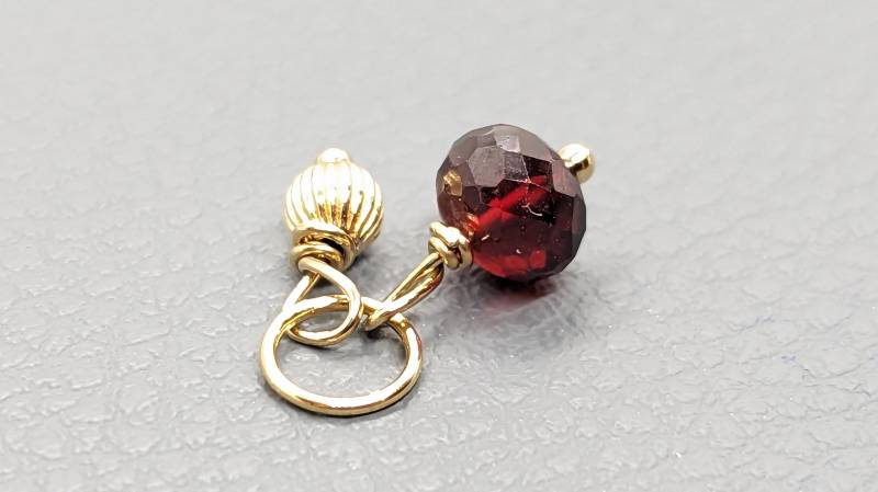 Granat Und Corrugated Beads Anhänger in 14 Karat Gold Gefüllt Granat Und Corrugated Beads Anhänger in 14 Karat Gold Gefüllt von DeepColorGems