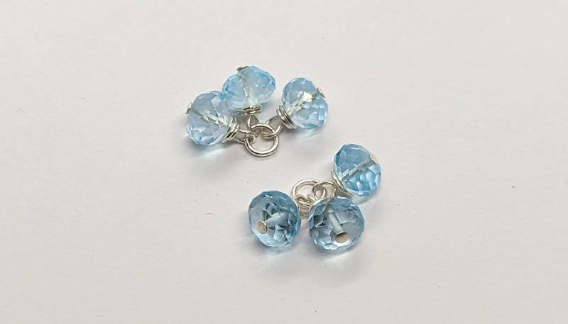 Sky Blue Topas Ohrring Charms in Sterling Silber Sky Blue Topas Ohrring Charms in Sterling Silber von DeepColorGems