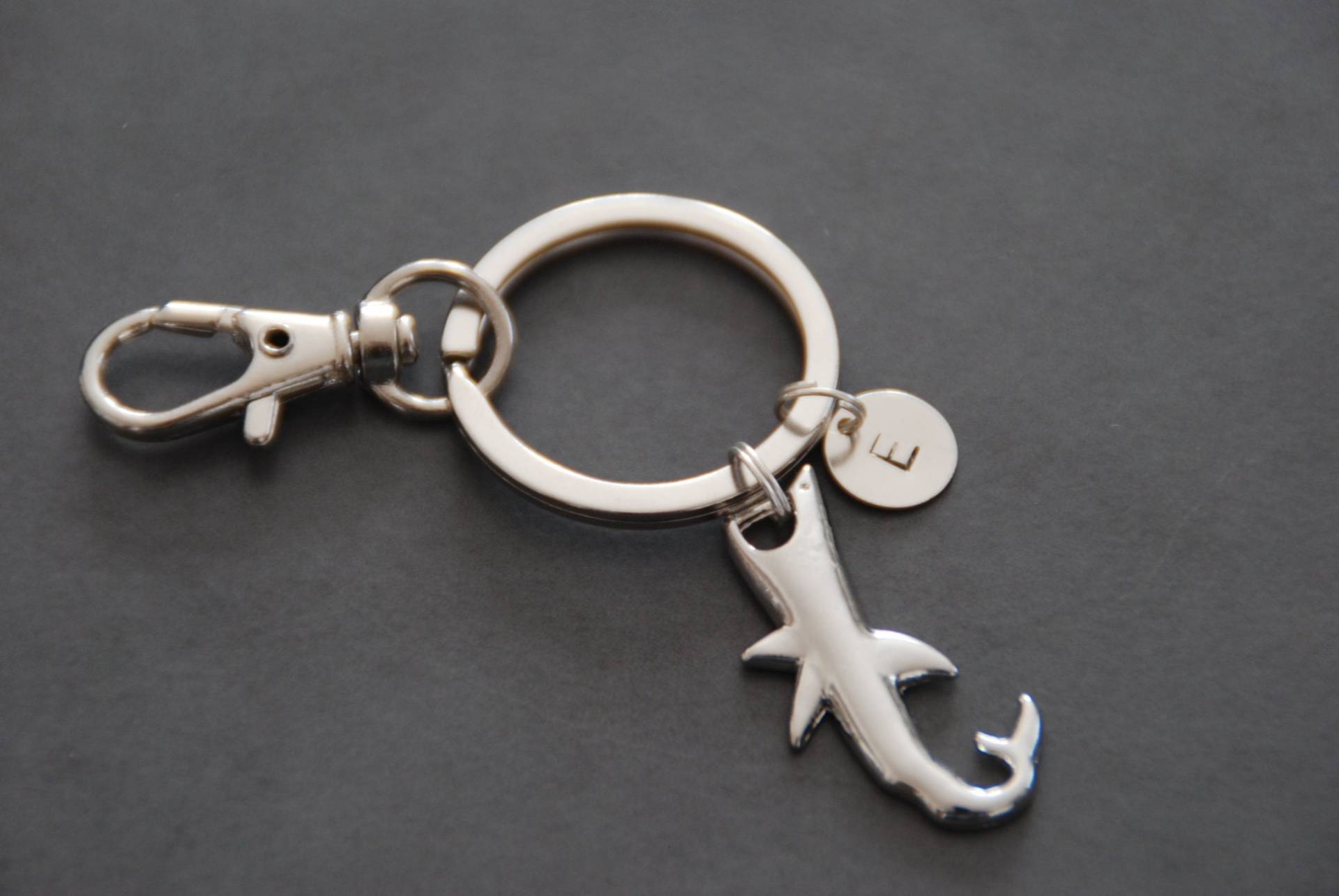 Personalisierte Silber Shark Keychain Anfang Schlüsselring Geschenk Der Männer Unisex Für Zubehör von Deepbluelegend