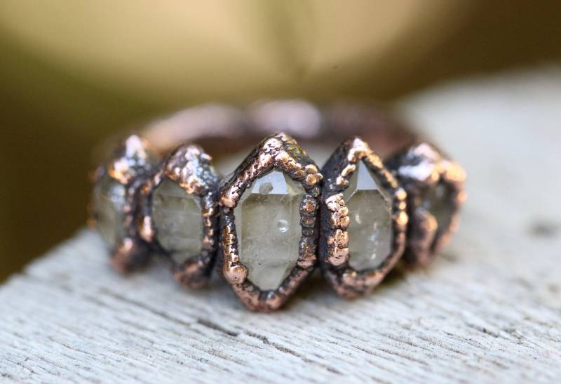 Alternative Verlobungsring Rohe Kristall Ring Herkimer Diamant Kristalle Und Steine Roher Schmuck von DeerGirlDesigns