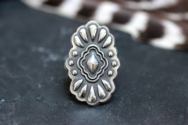 Concho Ring Sterling Silber Statement Cocktail Südwestlichen Schmuck Cowgirl Großer von DeerGirlDesigns
