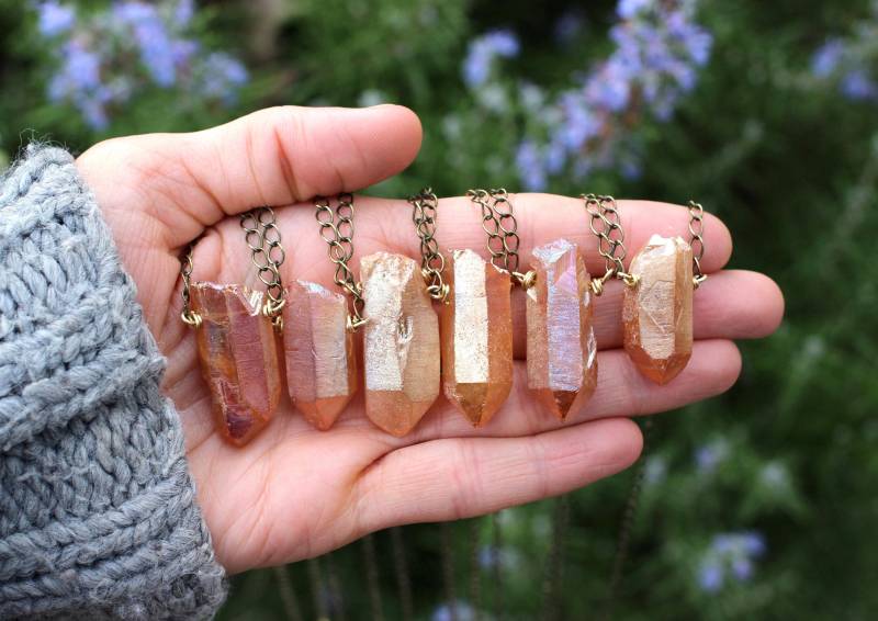 Rohe Kristall Halskette Quarz Kristalle Und Steine Orange Schmuck Lange von DeerGirlDesigns