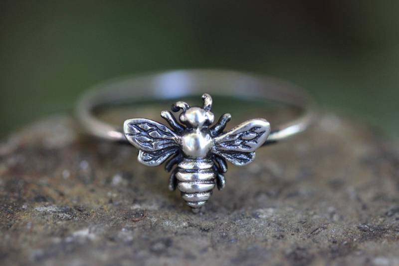 Silber Bienenring Sterling Stapelringe Silberringe Bienenschmuck Naturring Naturschmuck Stapelbare Ringe von DeerGirlDesigns