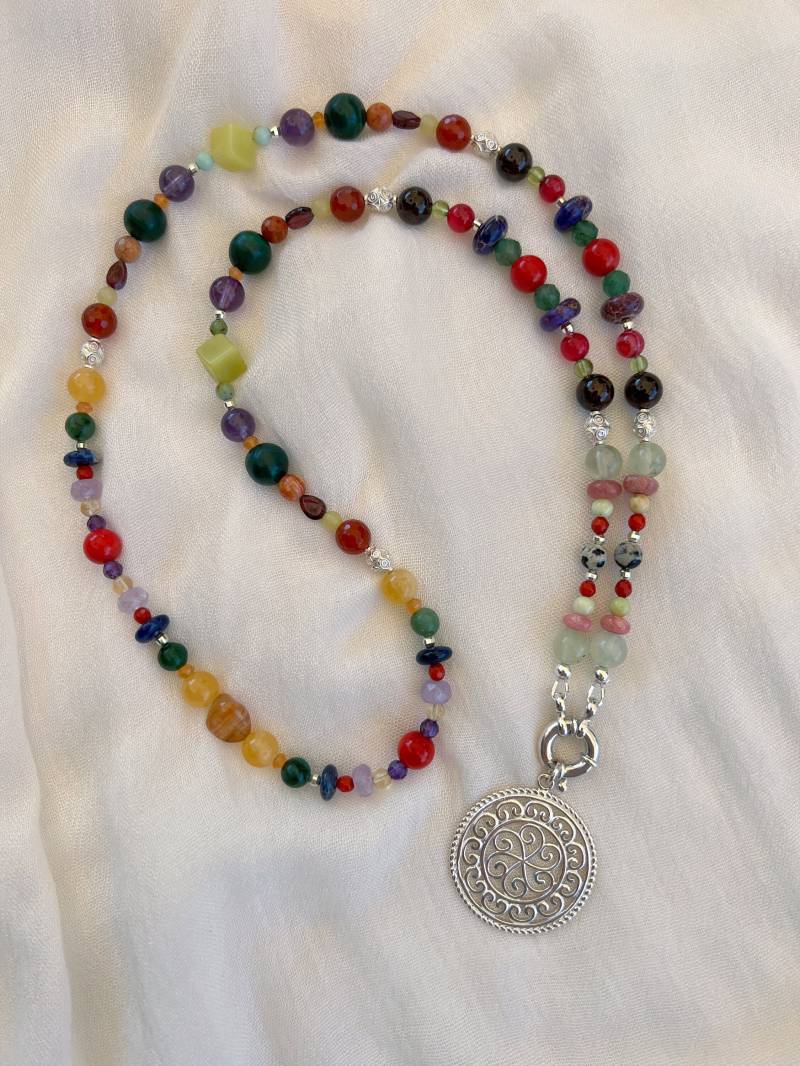 Freude | Edelstein Kette Mit Vielen Verschiedenen Edelsteinen in Farben Freude | Edelstein Kette Mit Vielen Verschiedenen Edelsteinen in Farben von DeerartByDanielaF