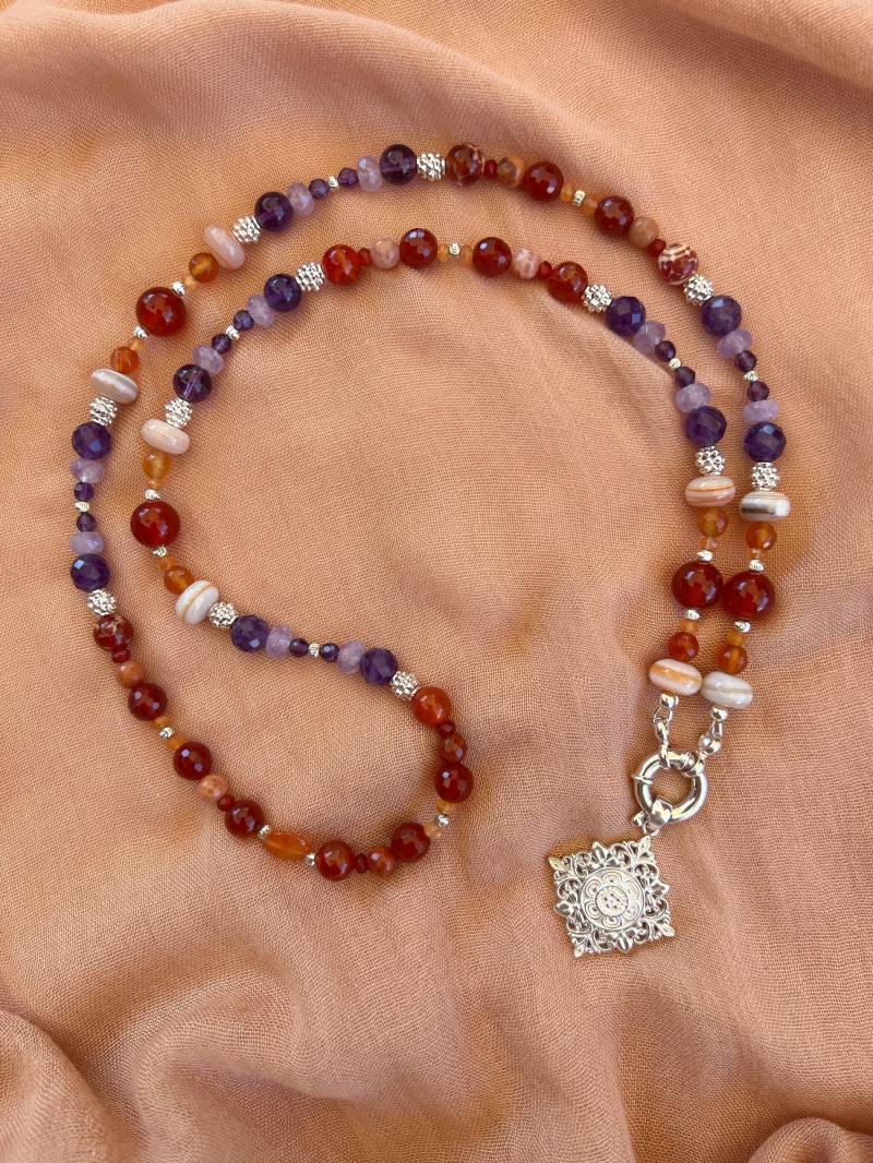 Zuversicht | Edelsteinkette Mit Karneol Und Amethyst Zuversicht | Edelsteinkette Mit Karneol Und Amethyst von DeerartByDanielaF