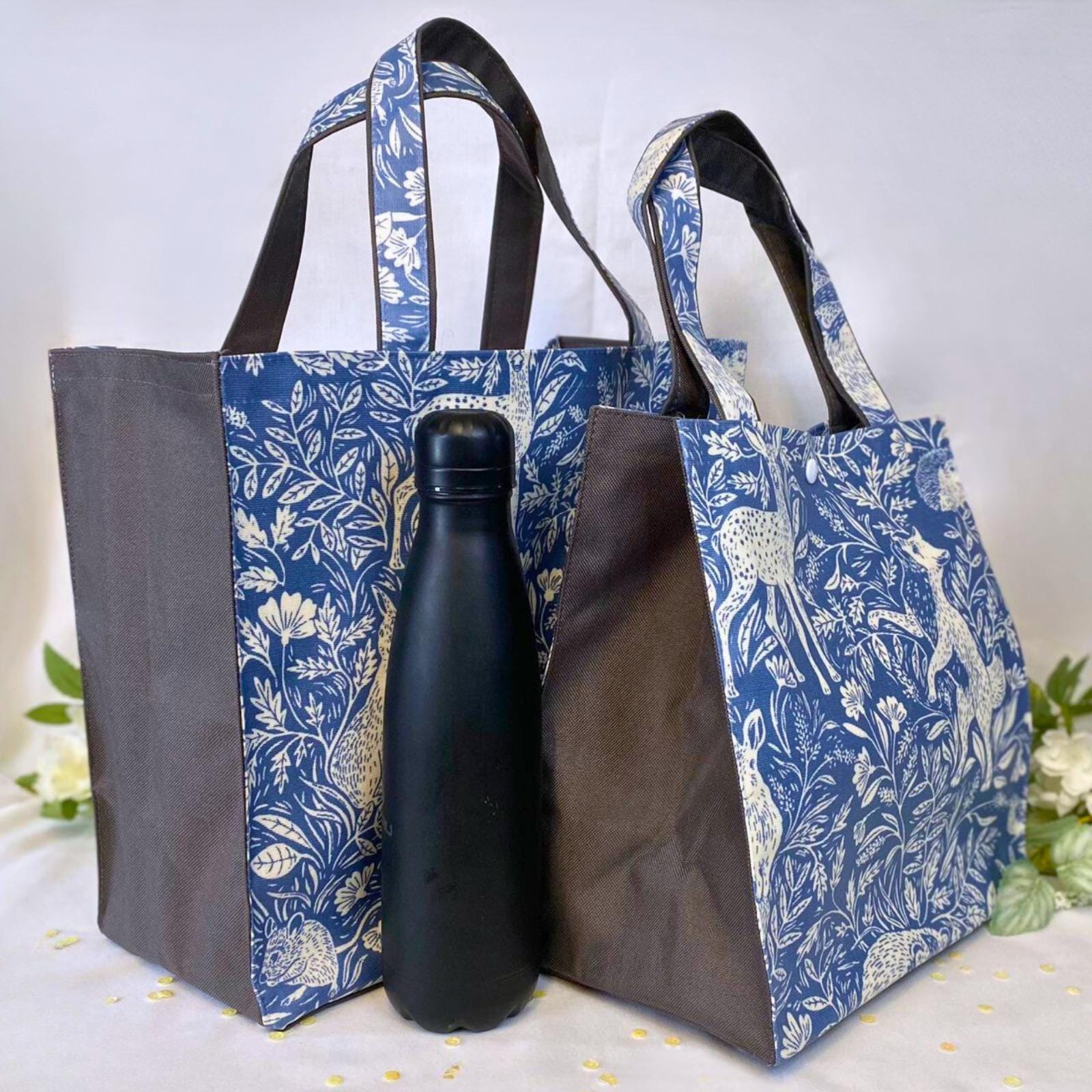 Große Baumwolltasche Aus Wachstuch, Handgemacht Mit Motiven Der Waldtiere Große Baumwolltasche Aus Wachstuch, Handgemacht Mit Motiven Der Waldtiere von DeesCreativeTouches