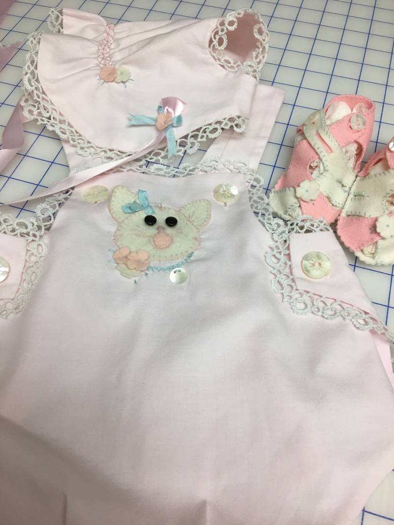 Baby Mädchen Größe 6 Monat Sonnenanzug Mütze Und Stiefelchen von DeesNeedleWorks