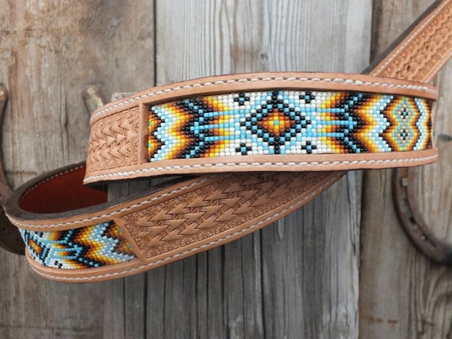 Perlen Ledergürtel Perlen Ledergürtel von Deesbeadeddogcollars