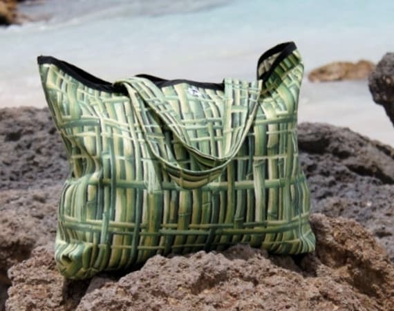 Grün Bambus Gemusterte Strandtasche Handgemachte Baumwollleinwand von DeezignerBliss