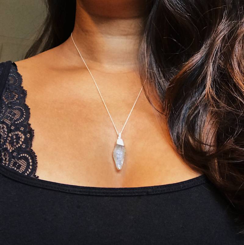 Silberkette Mit Korund | Naturbelassener Edelstein Aus Sri Lanka Bergkristall 925/-Silber von DehliSia