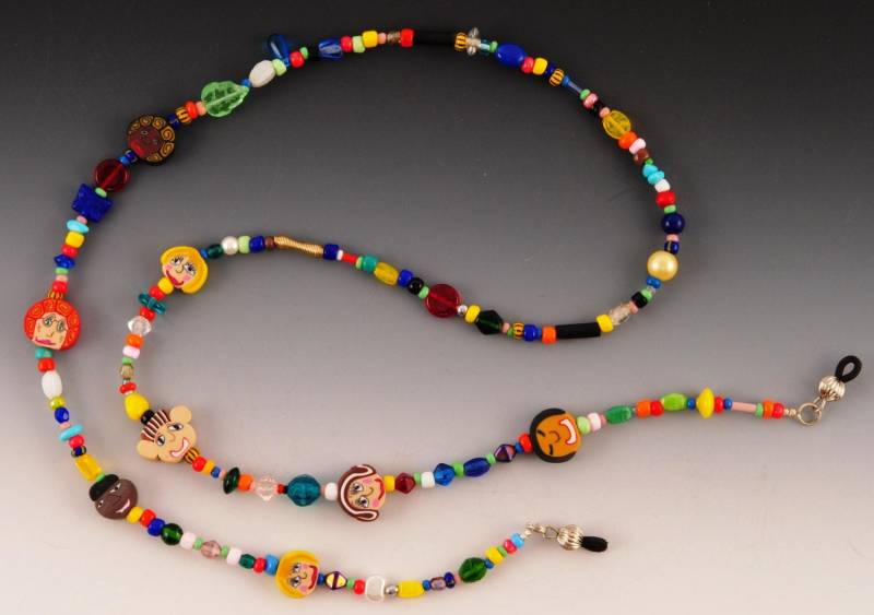 Brillenkette - Multikulti Perlenkette, Fröhliche Gesichter Brillenleine von DeidreNabors