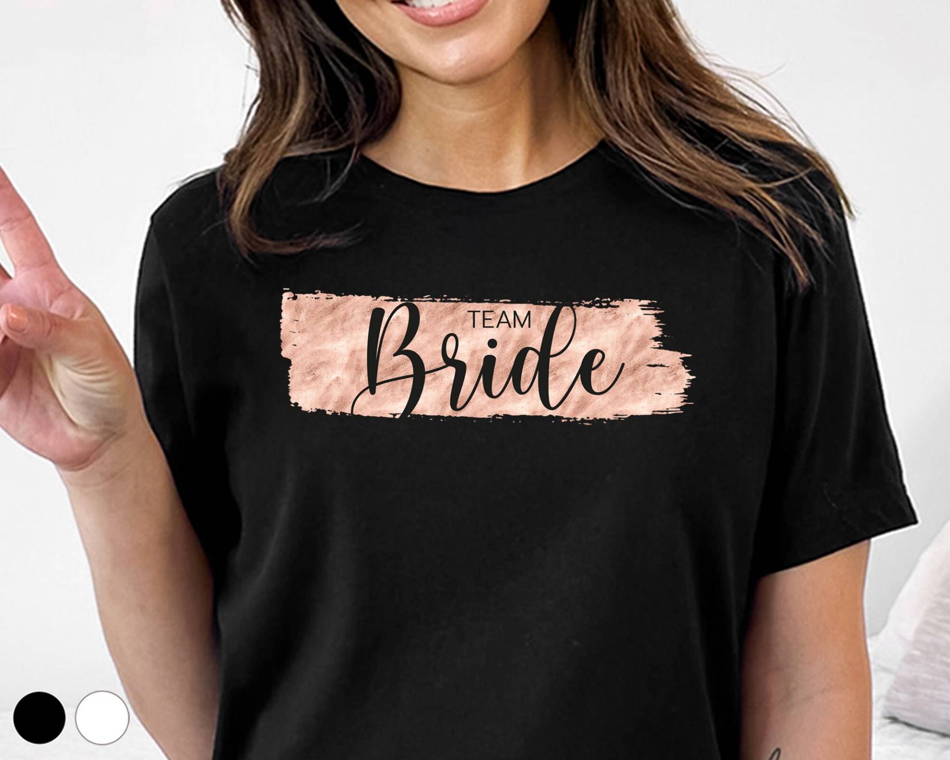 Jga T-Shirt | Team Bride Metalliclook Rosé Schwarzer Aufdruck Wunschfarbe Jga T-Shirt | Team Bride Metalliclook Rosé Schwarzer Aufdruck Wunschfarbe von DeinLieblingsteil