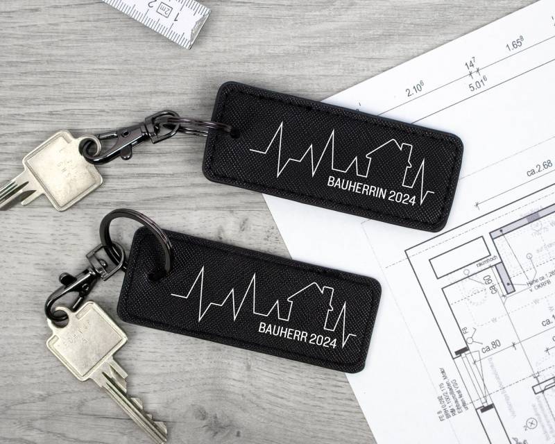 Schlüsselanhänger | Bauherr/Bauherrin Design 7 Wunschfarbe Schlüsselanhänger | Bauherr/Bauherrin Design 7 Wunschfarbe von DeinLieblingsteil