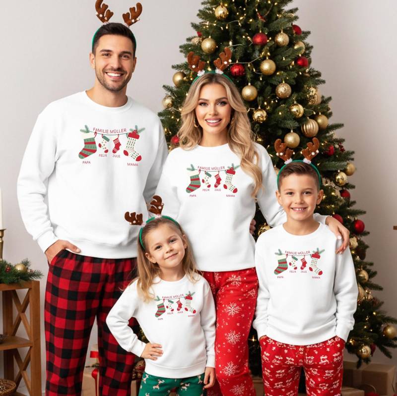 Personalisierter Weihnachts-Pullover Mit Socken, Individuelles Weihnachtsgeschenk, Xmas Outfit, Famlienoutfit, Partnerlook Christmas von DeinStueckVomGlueck