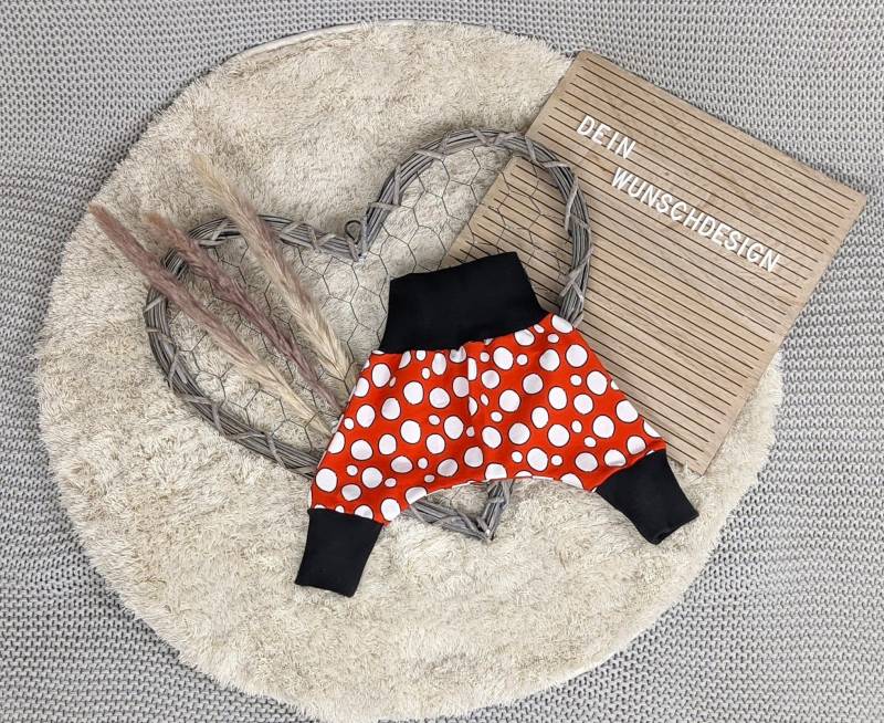 Sofortkauf I Pumphose Baby Rot Weiß Gepunktet Sweatstoff Sofortkauf I Pumphose Baby Rot Weiß Gepunktet Sweatstoff von DeinWunschDesignShop
