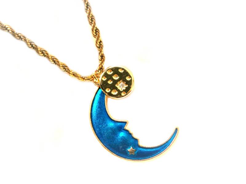 Blaue Halbmond Halskette, Vergoldete Mond Kette, Emaillierter Mondsichel Anhänger von DeineSchmuckFreundin