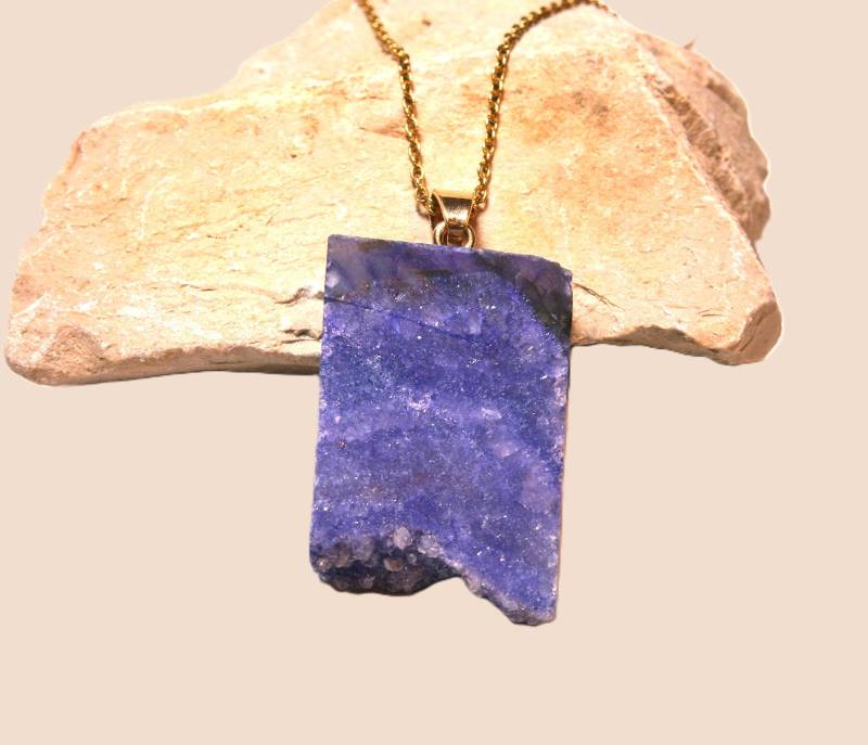 Halskette Lila Achat Geode Vergoldete Edelstahl Kette Mit Rechteckigem Edelstein Anhänger Halskette Lila Achat Geode Vergoldete Edelstahl Kette Mit Rechteckigem Edelstein Anhänger von DeineSchmuckFreundin