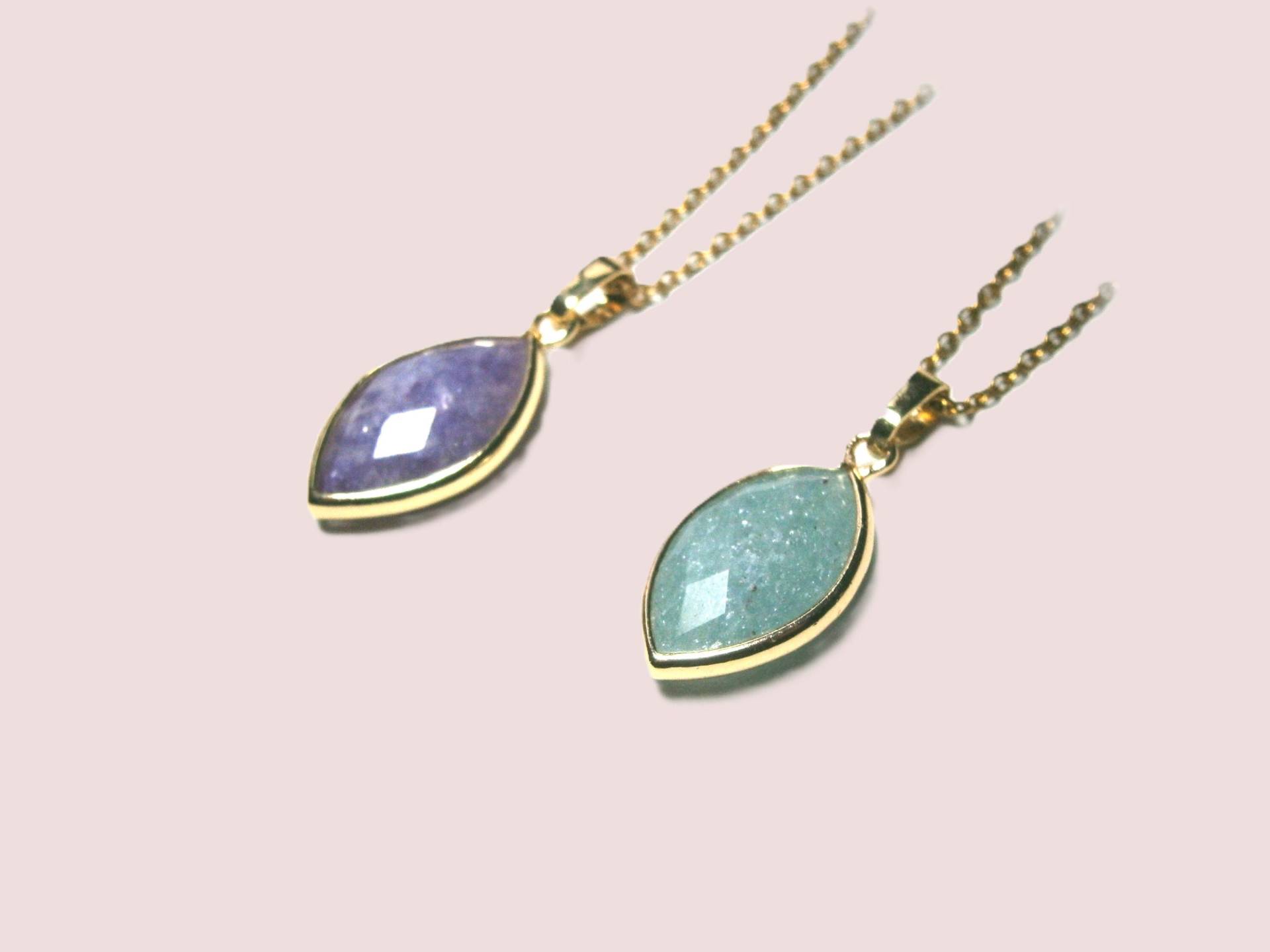 Halskette Mit Amethyst Oder Aventurin Anhänger Vergoldete Kette Lila Hellgrünem Edelstein Halskette Mit Amethyst Oder Aventurin Anhänger Vergoldete Kette Lila Hellgrünem Edelstein von DeineSchmuckFreundin