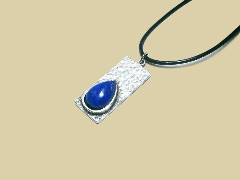 Halskette Mit Lapislazuli Anhänger Kette Lapis Lazuli Tropfen, Gehämmerter Edelstahlanhänger Rechteck, Auch Rund Goldstein von DeineSchmuckFreundin