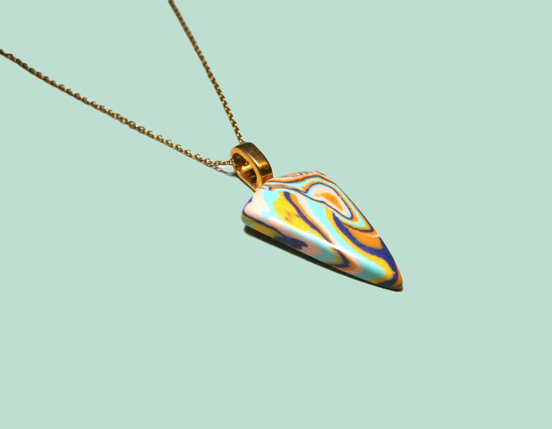 Halskette Mit Picassojaspis Vergoldete Kette Dreieckigem Edelstein Anhänger in Pastellfarben Halskette Mit Picassojaspis Vergoldete Kette Dreieckigem Edelstein Anhänger in Pastellfarben von DeineSchmuckFreundin