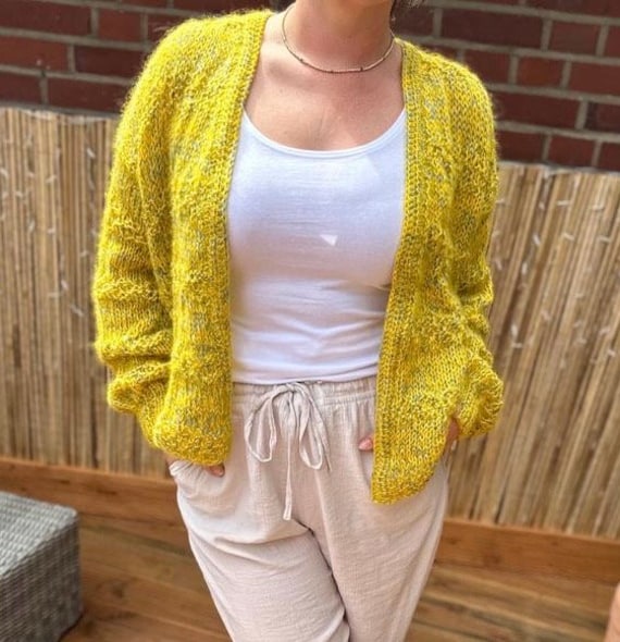 Handgestrickter Oversize Cardigan, Strickjacke Chunky Knitting Handgestrickter Oversize Cardigan, Strickjacke Chunky Knitting von DeineWunschstuecke