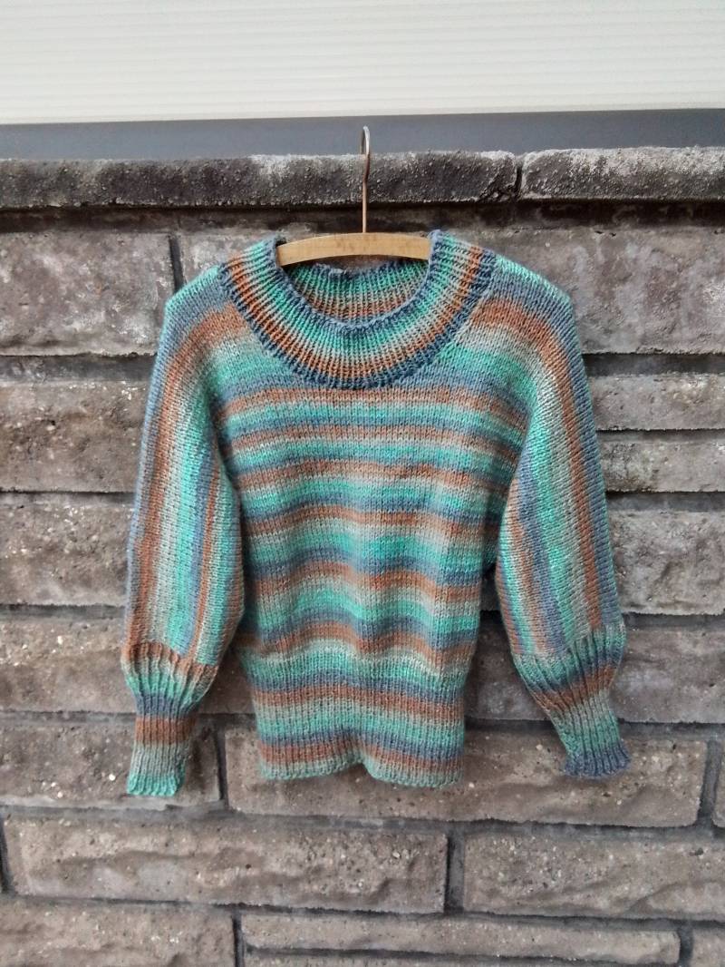 Angora, Farbverlauf, Pullover Mit Langen Bündchen Angora, Farbverlauf, Pullover Mit Langen Bündchen von DeinzigBaer