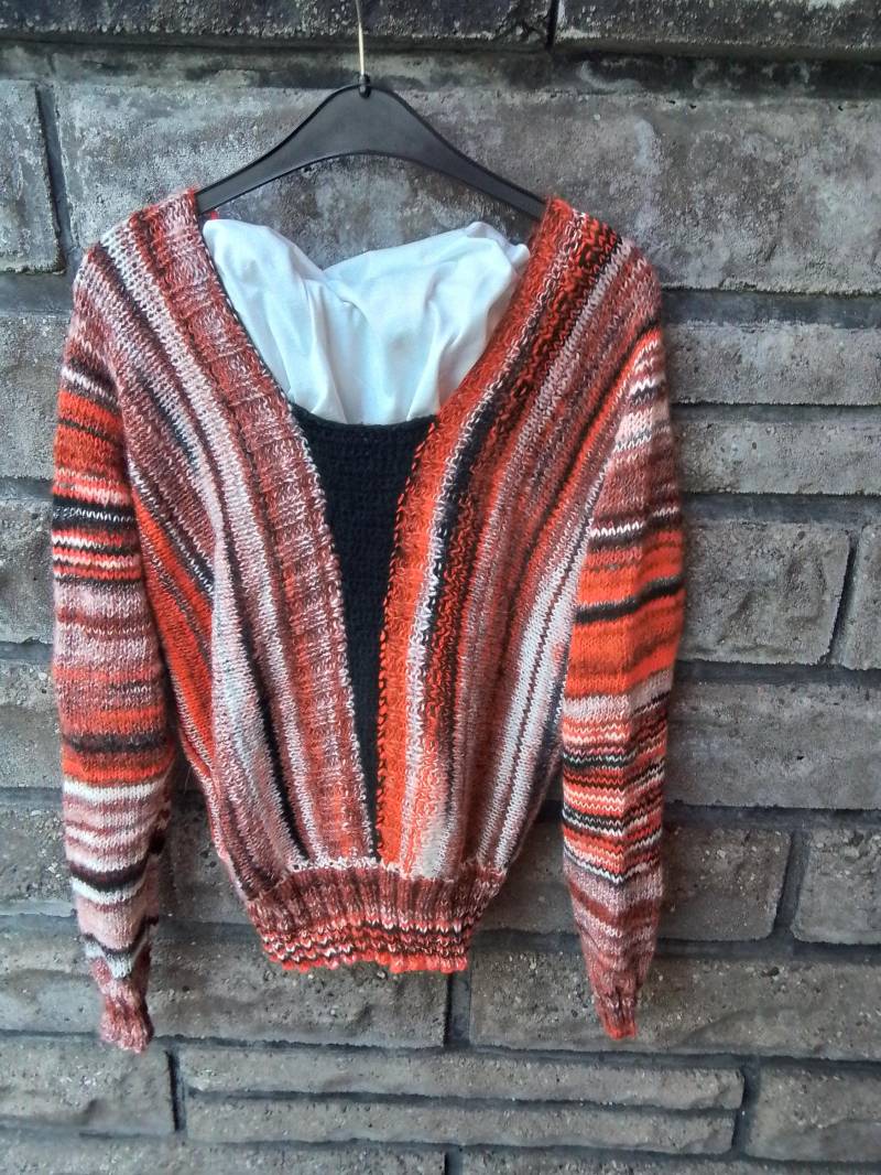 Blickfang - Alpakapulli Mit Großzügigem Ausschnitt von DeinzigBaer