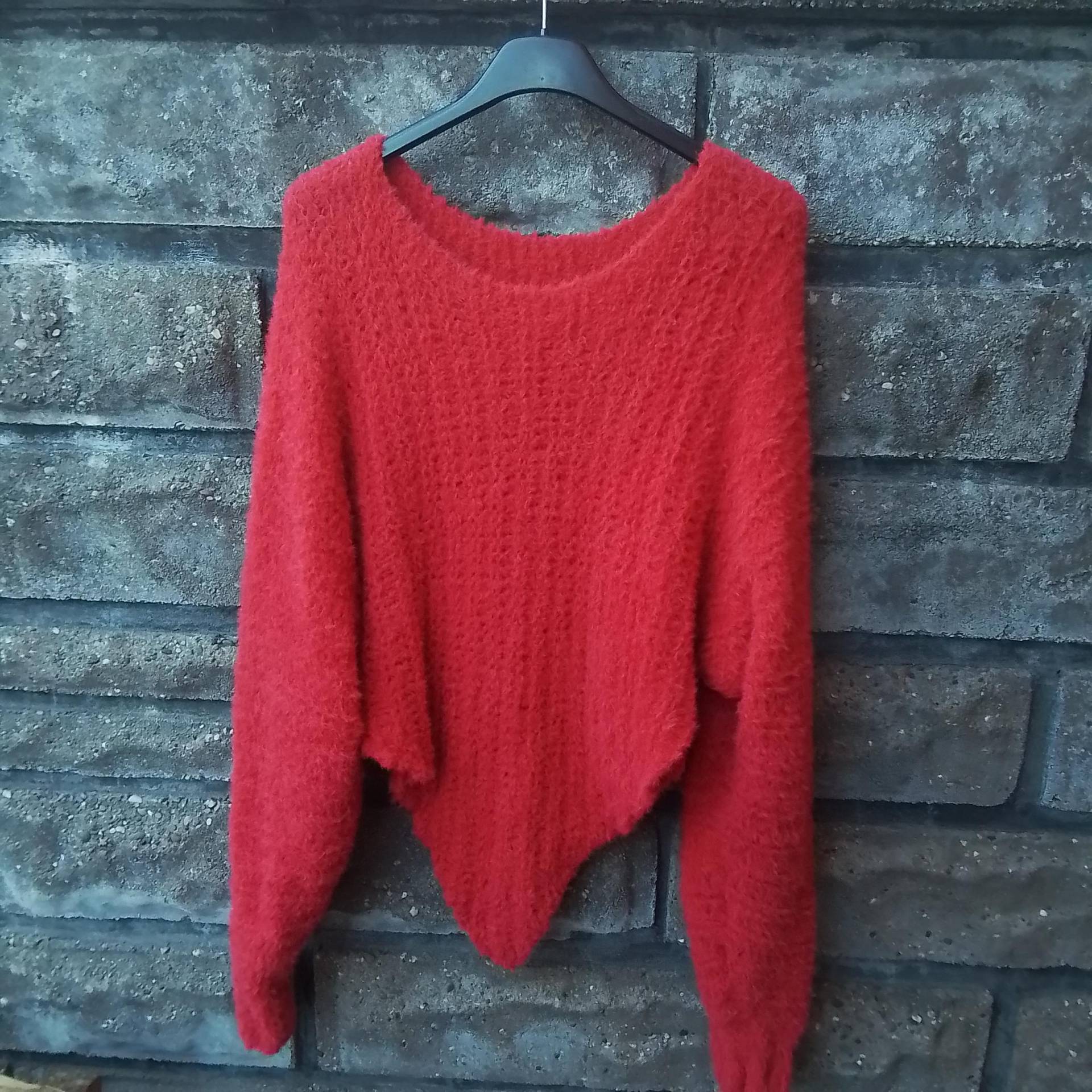 Feuerroter, Spitz Zulaufender Pulli von DeinzigBaer