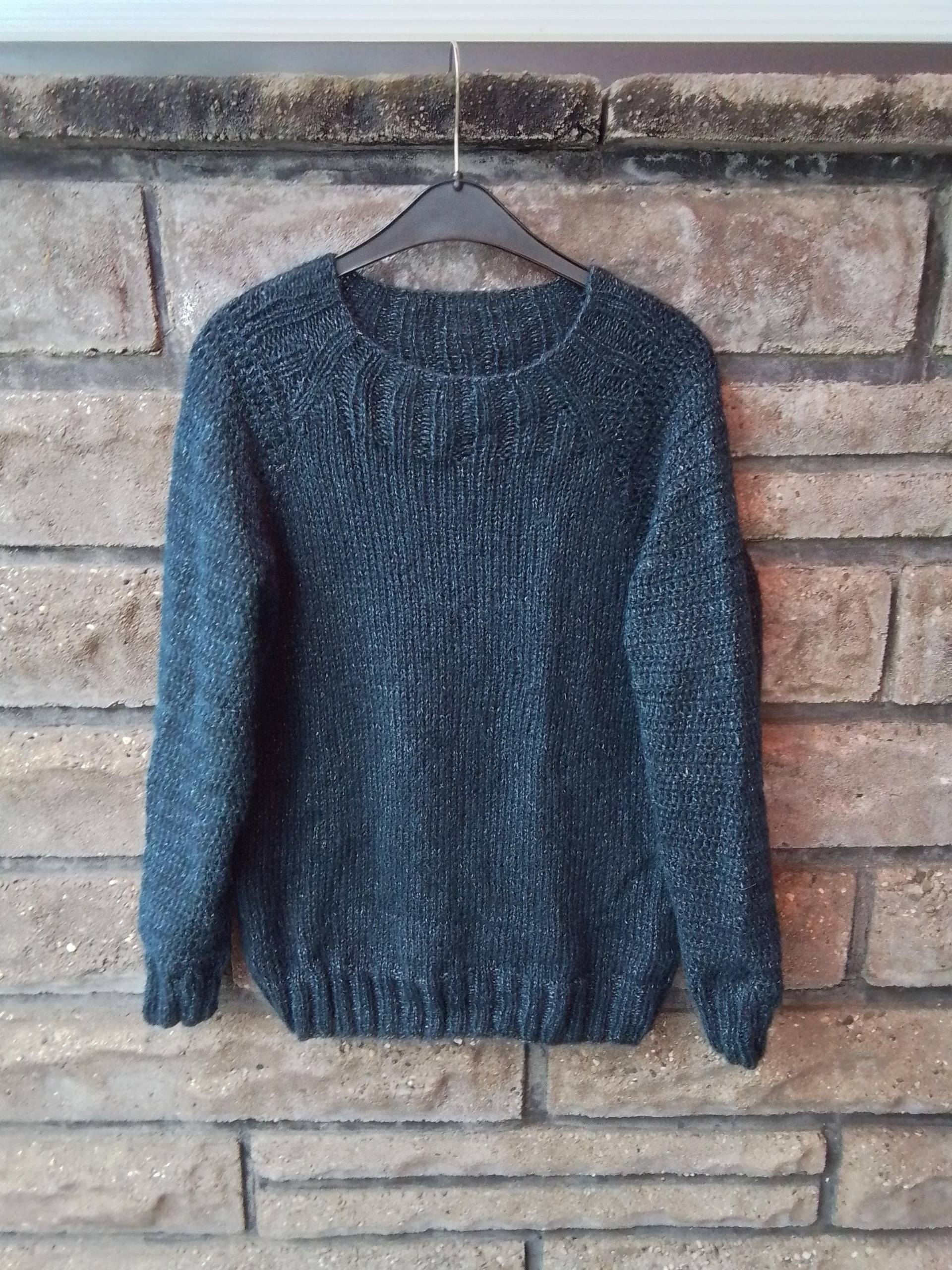Glattgestrickter, Leichter Pullover Mit Eingehäkelten Raglangärmeln von DeinzigBaer