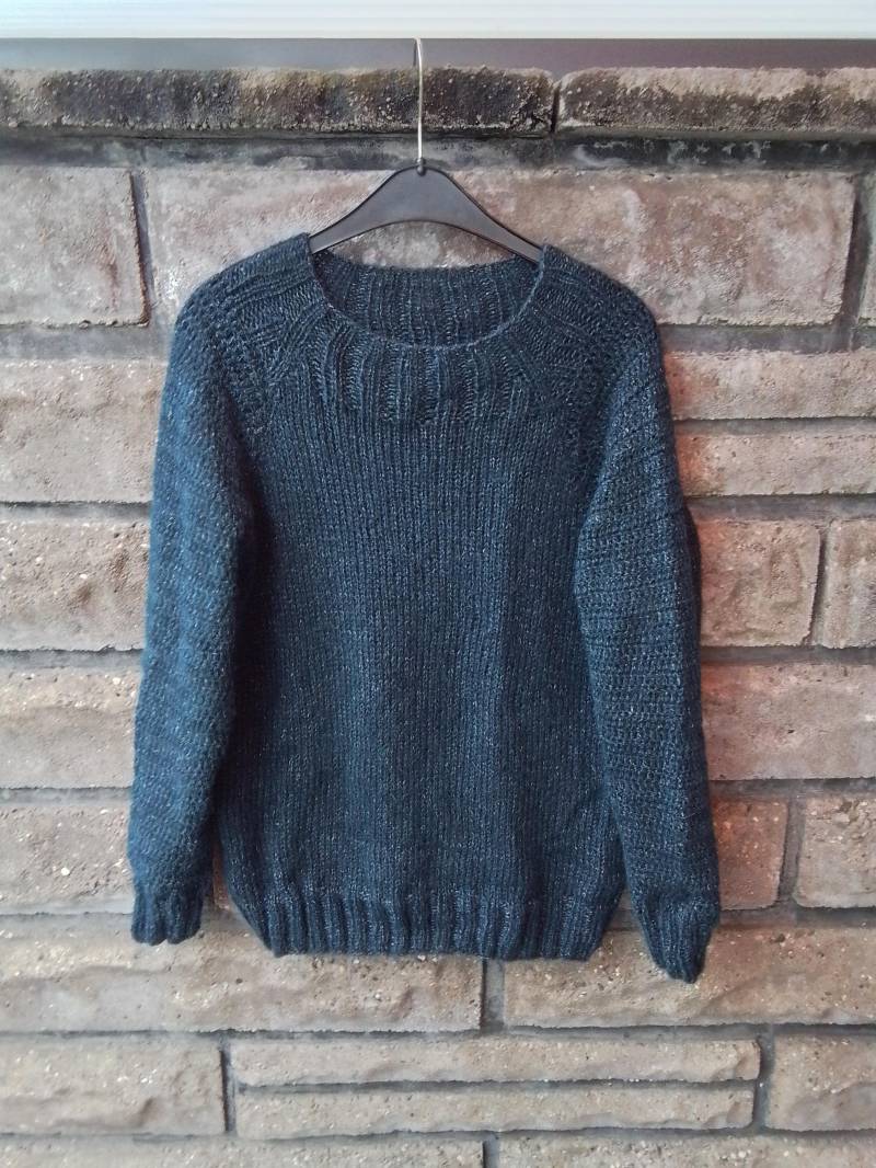 Glattgestrickter, Leichter Pullover Mit Eingehäkelten Raglangärmeln von DeinzigBaer