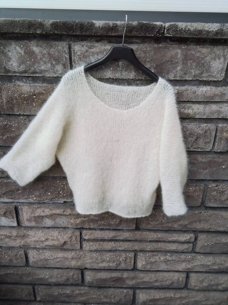 Kid-Mohair/Alpaka-Fledermaus in Creme-Weiß M - L Kid-Mohair/Alpaka-Fledermaus in Creme-Weiß M - L von DeinzigBaer