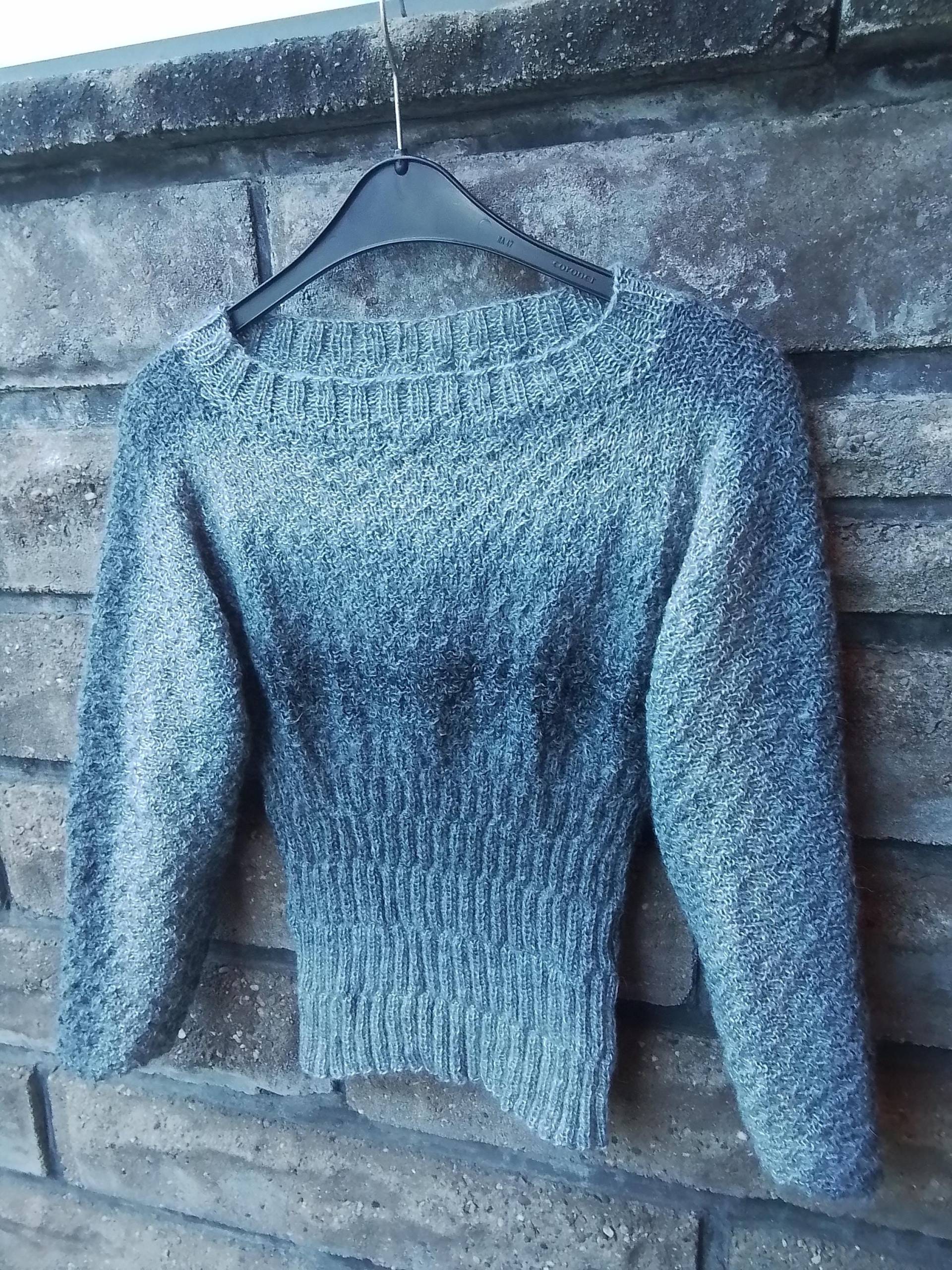 Pullover Schwarz-Grau-Silber Farbverlauf Pullover Schwarz-Grau-Silber Farbverlauf von DeinzigBaer