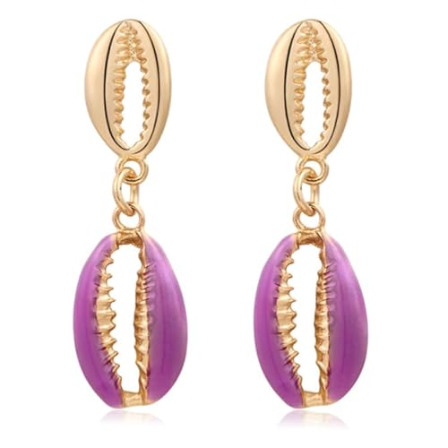 Goldfarbene Damen Ohrringe Anhänger mit doppelten lila Muscheln von Deja Jewels