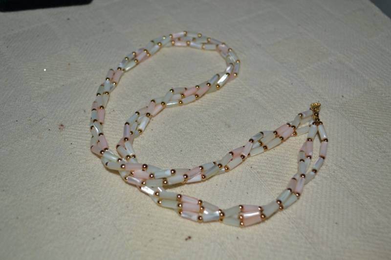 Verdrehte Perlenkette/Weiß Rosa Gold Halskette 24" Lang Verschluss Gsilver Perlen Schmuck 24 Zoll Lange Beads von DejaVuDeco