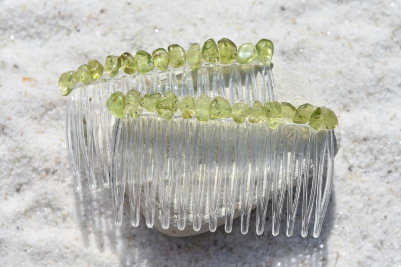 Peridot Stein Haarkämme | 2 Stück von DejaVuDesignz2
