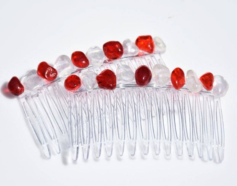 Rot Und Weiß Stein Haarkämme Für Weihnachten Oder Valentinstag | Menge Von 2 - Made To Order von DejaVuDesignz2