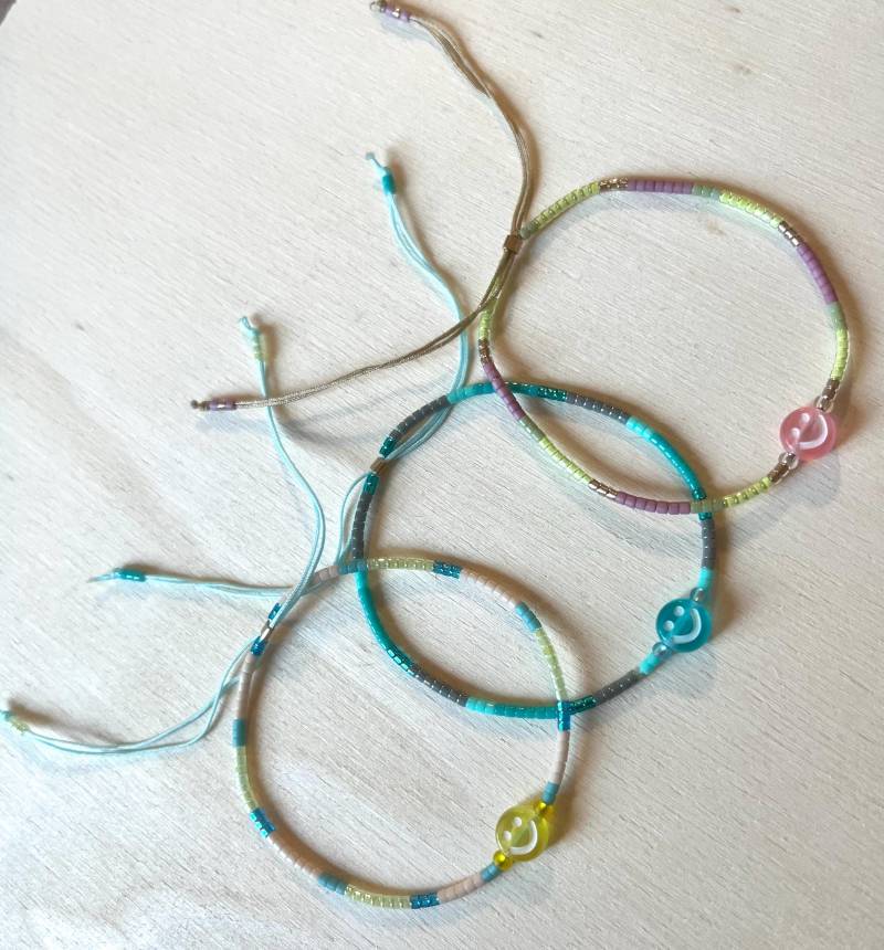 Perlenarmband Fein Miyuki Glasperlen Smiley Perlenarmband Fein Miyuki Glasperlen Smiley von DejligSchmuck