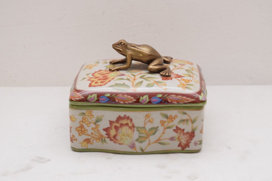 Bemalte Grüne Porzellan Frosch Schatulle Blume Blumen Ornamente Jugendstil Vintage Geschenk - Personalisierte Geschenke von DekorStyle