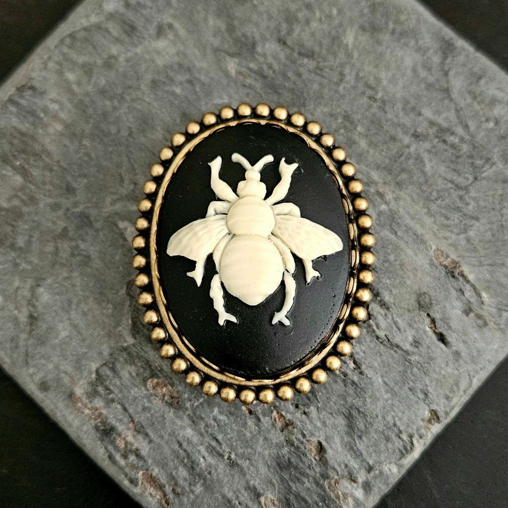 Bienen Cameo Brosche, Schwarze Käfer Bienenkönigin Schmuck, Urlaub Geschenk Ideen, Muttertagsgeschenk von DelicateIndustry1