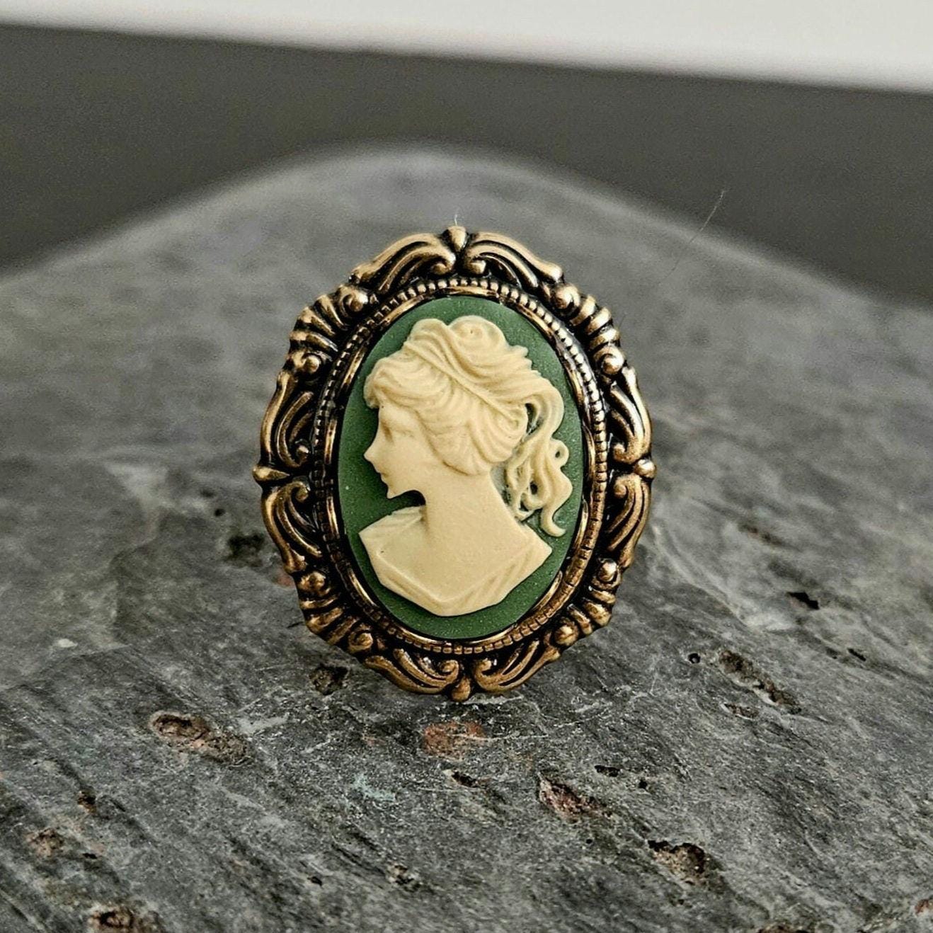 Grüner Kamee Ring, Ring Antik, Bronze Jane Austen Schmuck, Geschenkidee Für Leseratten, Mama von DelicateIndustry1